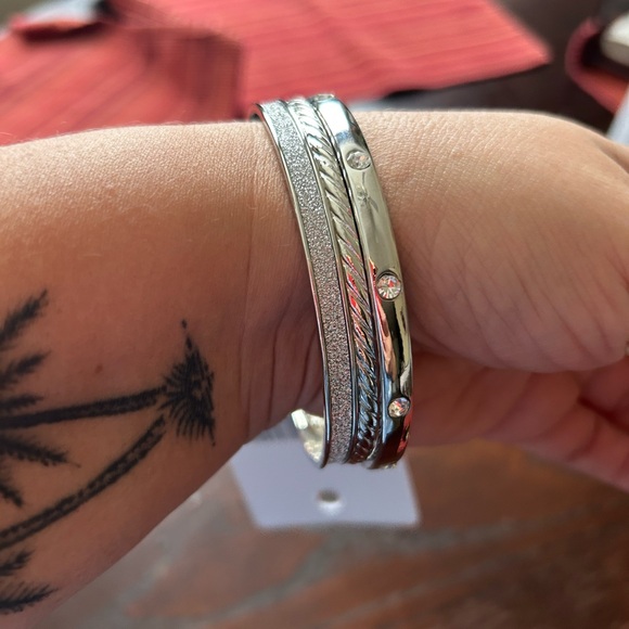 Bracelets - Picture 2 of 3